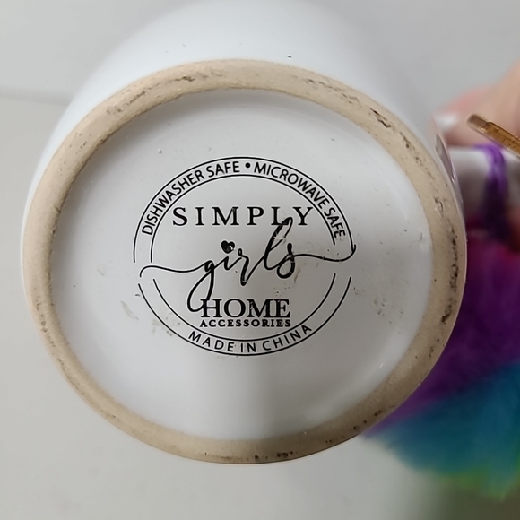 Rainbow Heart Ceramic Tumbler Travel Mug With Lid and Rainbow Pompom - Picture 4 of 8